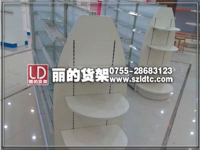 挂钩货架和带灯箱货架配置
