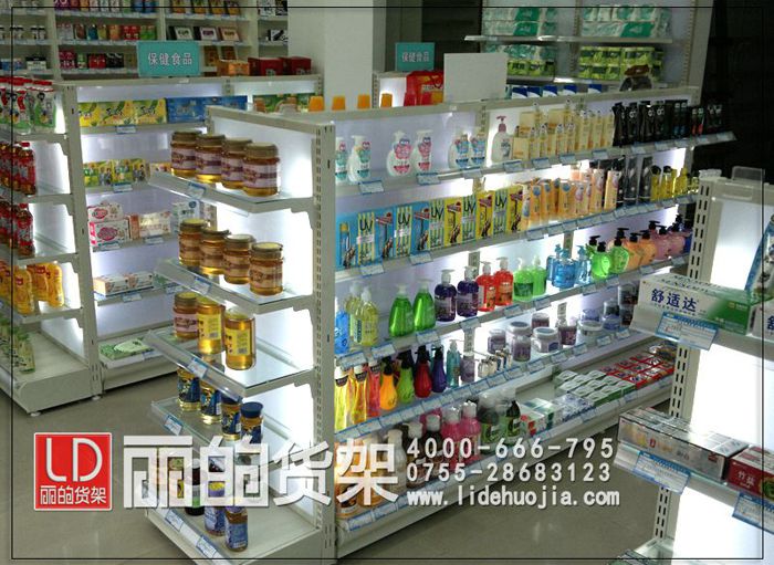 药妆店货架